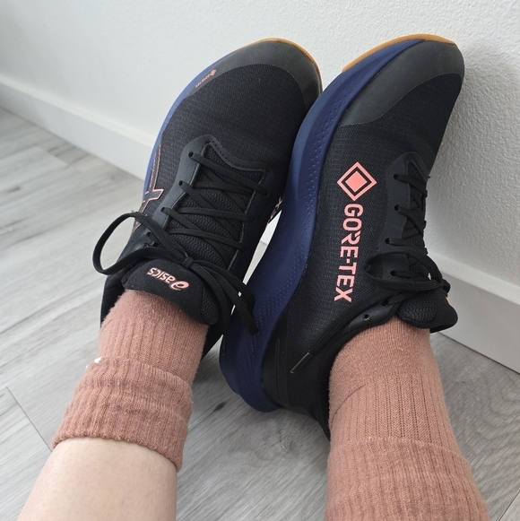 Asics | Gel-Pulse 14 'Black Shocking Orange' Gore-Tex running sneakers | WMS 7.5 - Picture 1 of 14